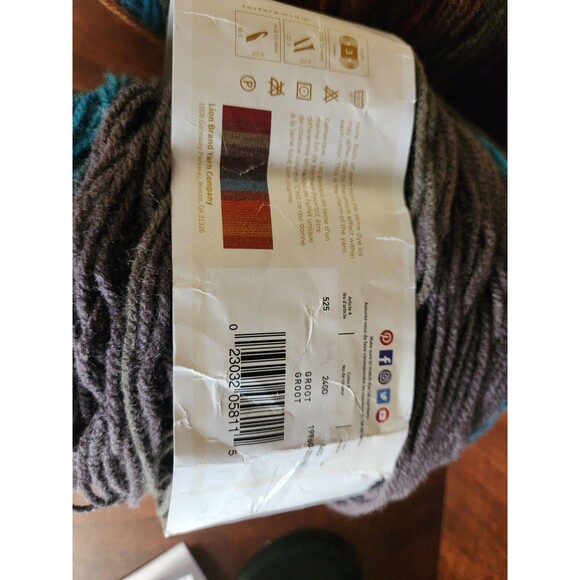 Lot of  2 Partial Lion Brand Mandala Groot 590yds Per Skein 5.3 Oz - Picture 2 of 2